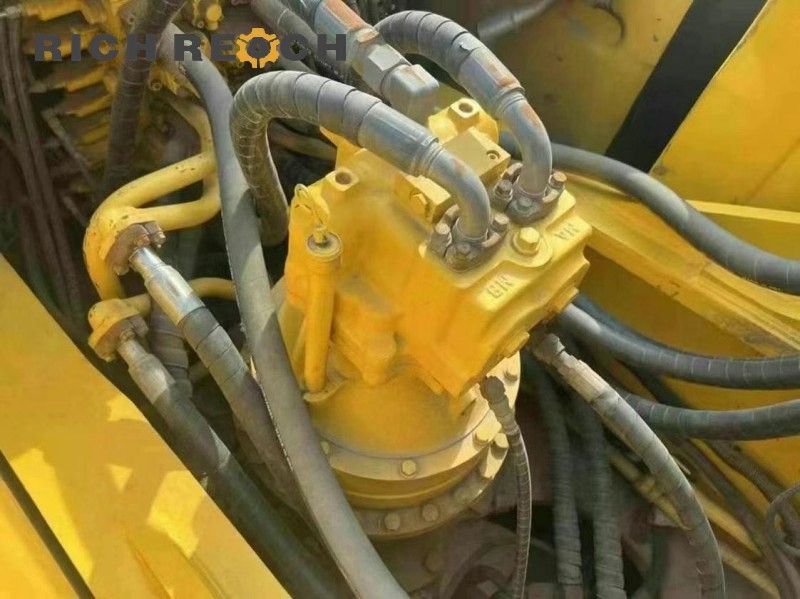 Track frame and final drive of a 2017 Komatsu PC400-8 excavator, 2,300 hours, $45,833